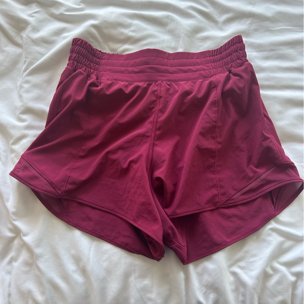 Lululemon burgundy hotty hot high rise 4 inch size 8